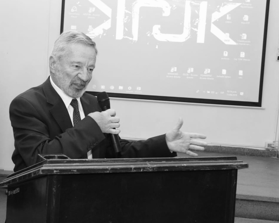 El economista Germán Velásquez durante una conferencia. | Foto: Archivo personal.