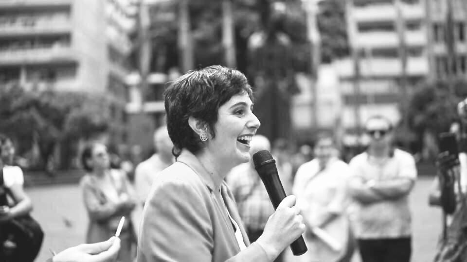 La exconcejal de Pereira por el Partido Verde, Carolina Giraldo, en un acto público. | Foto: Archivo particular.