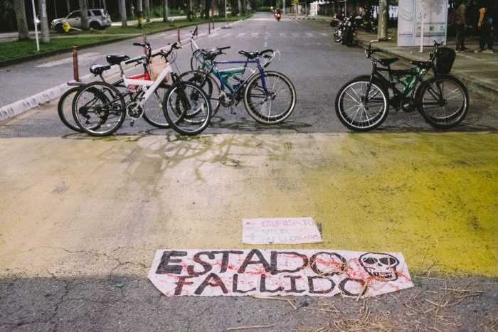 Bloqueo de "La Ye", a la altura del centro comercial Llano Grande. | Crédito: Juan Arias/Mutante.