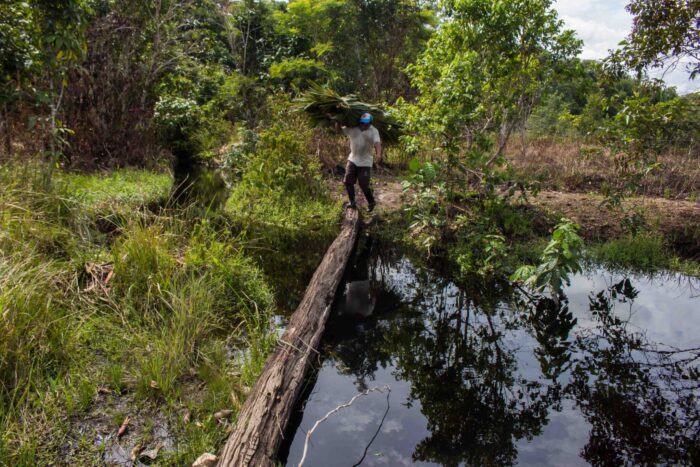 La comunidad Cmari recorre los ríos del Gran Resguardo del Vaupés. Por: Juan Carlos Contreras
