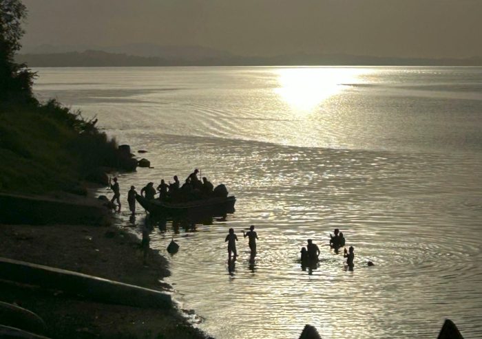 Amazon Underworld Llegada de embarcación armados a Santa Catalina con féretro de El Viejo