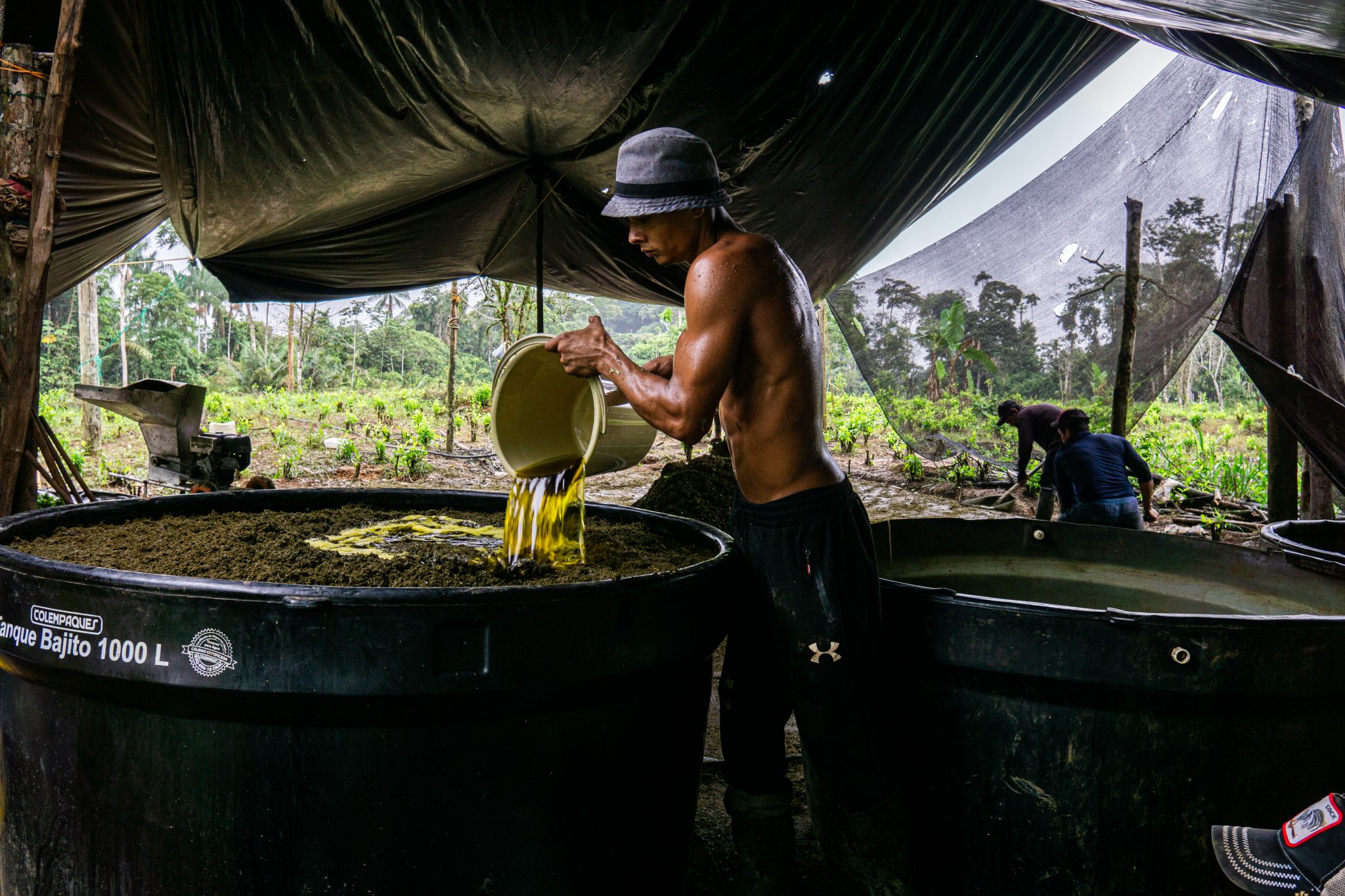 Laboratorio cocaína y trabajadores venezolanos_Bram Ebus