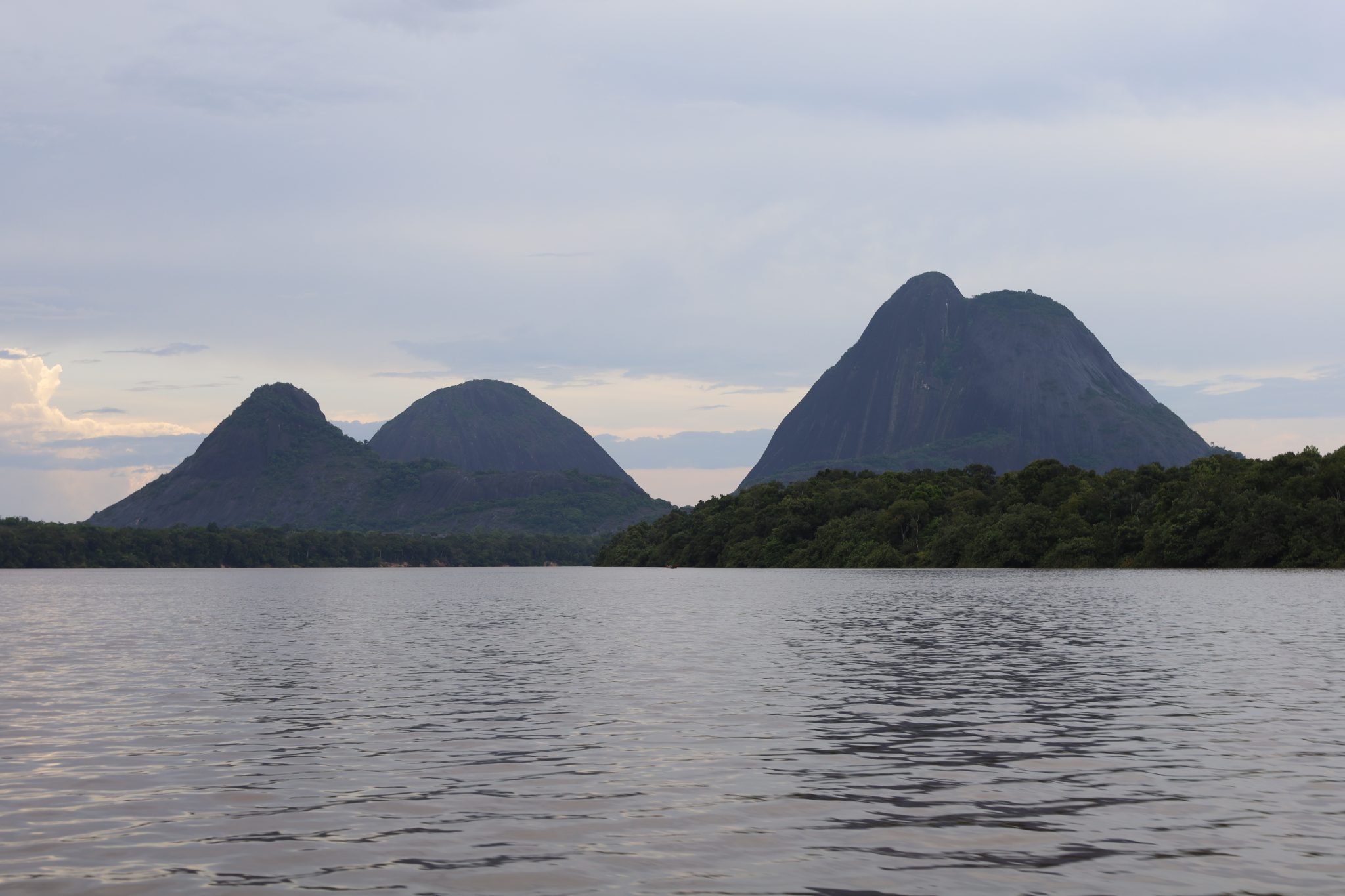 Foto 9. Cerros de Mavicure, el principal atractivo turístico del departamento. Foto: Edwin Suárez.