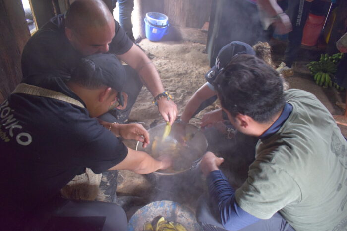 Foto 13_ Pelada comunitaria del tacacho. Foto Jinneth Paola Silva