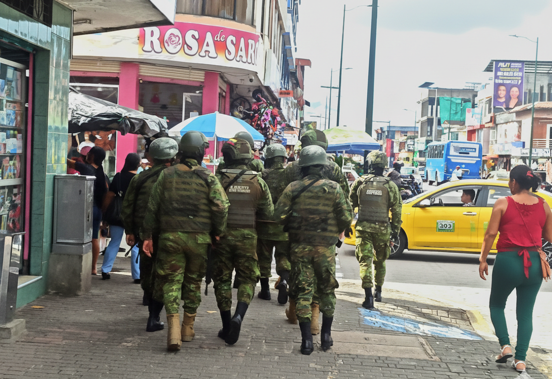 Foto editada militares Tena Ecuador_Crédito Armando Lara
